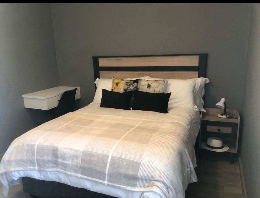 To Let 3 Bedroom Property for Rent in Zonnebloem Western Cape